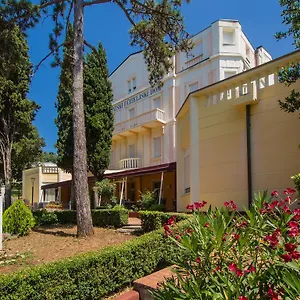 https://hotel-vila-ruzica.primorje-gorskikotar.com